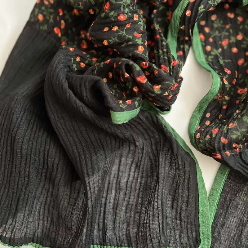 شال زنانه مدل پلیسه گلدار کد p0027