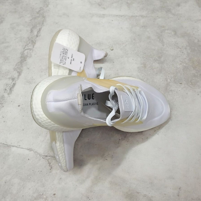 کفش رانینگ آدیداس مدل Ultraboost