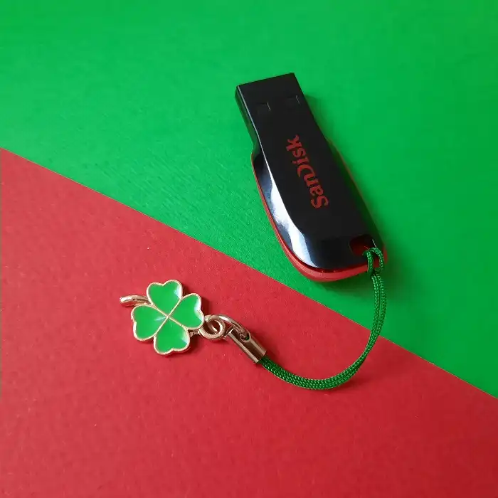 بند نگهدارنده فلش مموری مدل شبدر