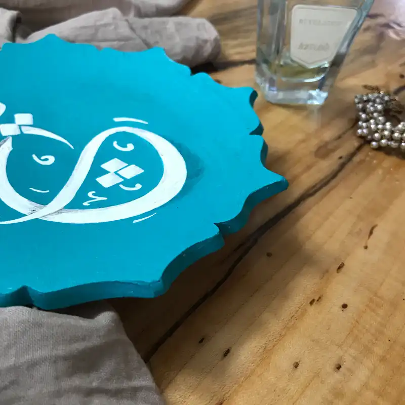 بشقاب دیوارکوب سفالی پاستل گالری مدل هیچ