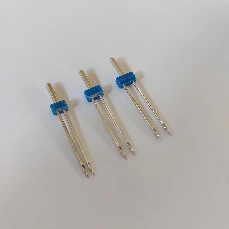 سوزن خیاطی مدل دوقلو کدA++ بسته 3 عددی