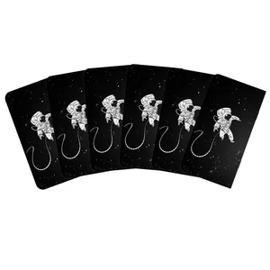 تقویم جیبی سال 1399 چاپ شفق طرح فضانورد کد 234 بسته 6 عددی