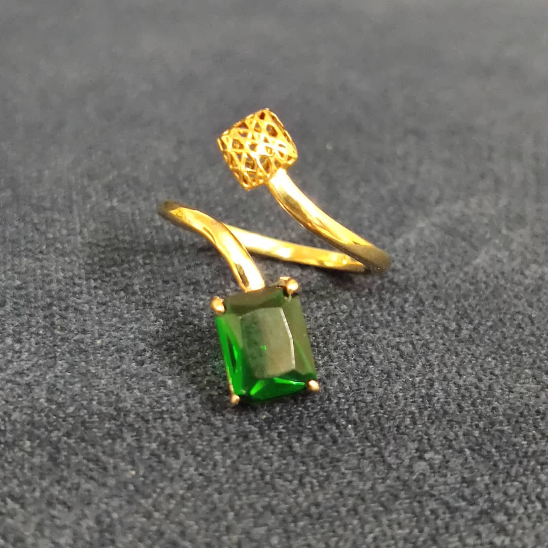 انگشتر طلا 18 عیار زنانه قیراط طرح مربع کد GH320