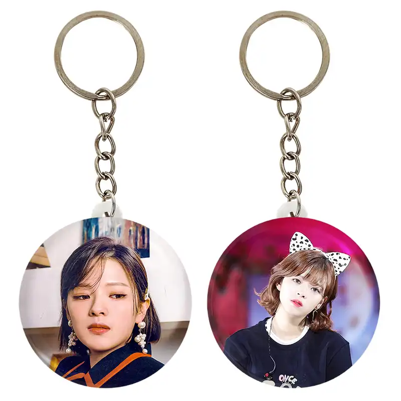 جاکلیدی خندالو مدل جونگیون گروه توایس TWICE کد 1986219855 مجموعه 2 عددی