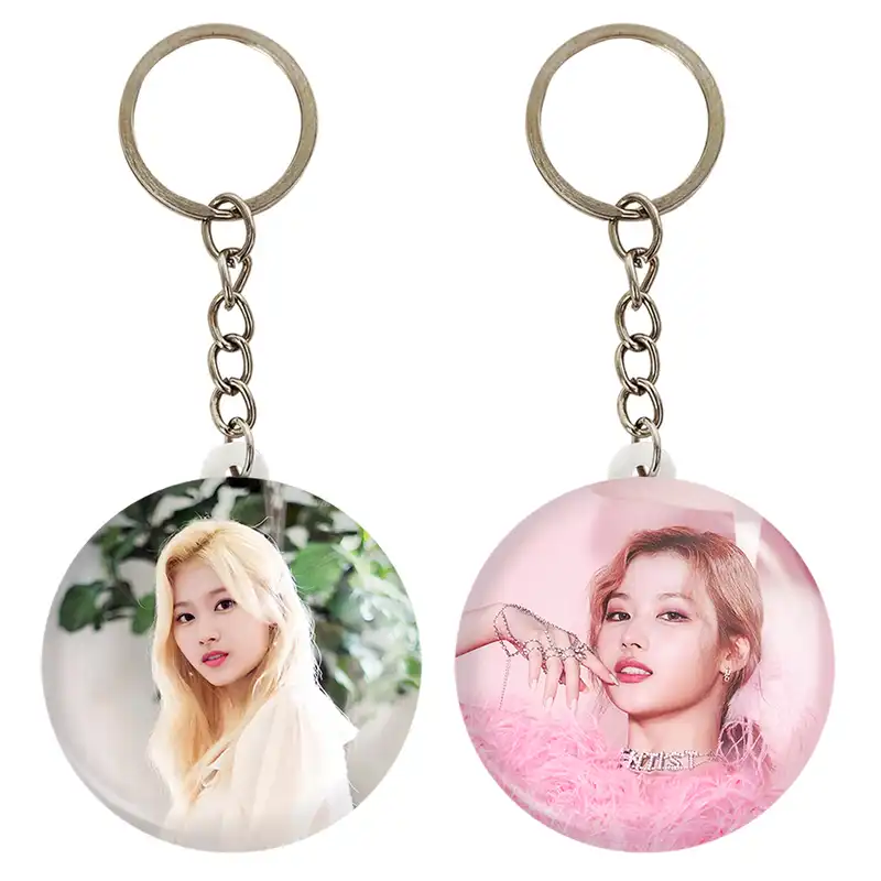 جاکلیدی خندالو مدل سانا گروه توایس TWICE کد 1991419919 مجموعه 2 عددی