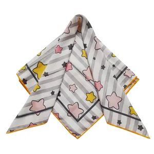 روسری دخترانه لاوین مدل ستاره کد 1687