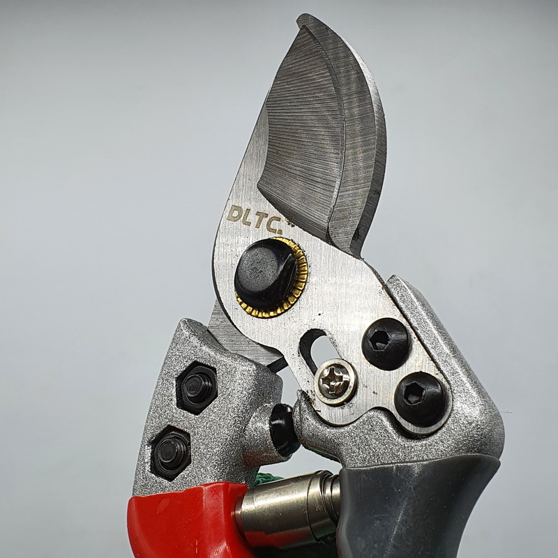 قیچی باغبانی دی ال تی سی کد DLTC01 قیچی باغبانی دی ال تی سی کد DLTC01