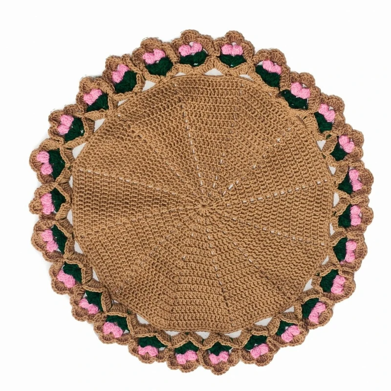 رومیزی کاربافی مدل گرد حاشیه گل دار کد ۳d