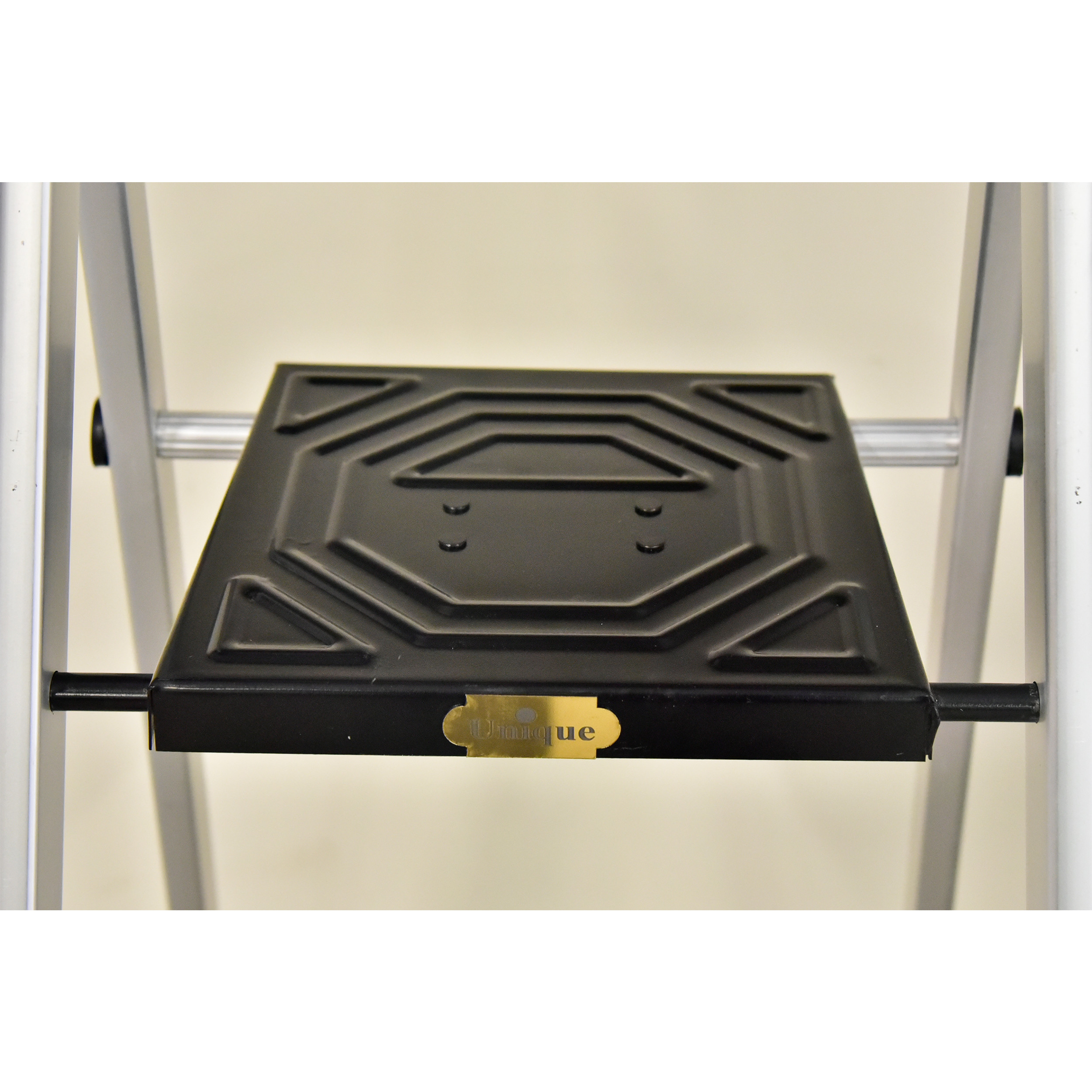 نردبان 4 پله یونیک کد 2304