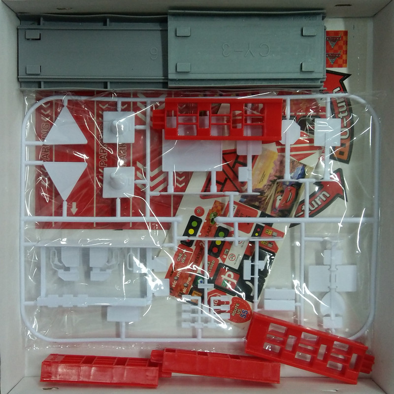 کیت ماشین بازی مدل پارکینگ مکویین کد CY180-1