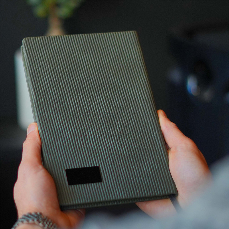 سالنامه سال 1404 مدل نفیس