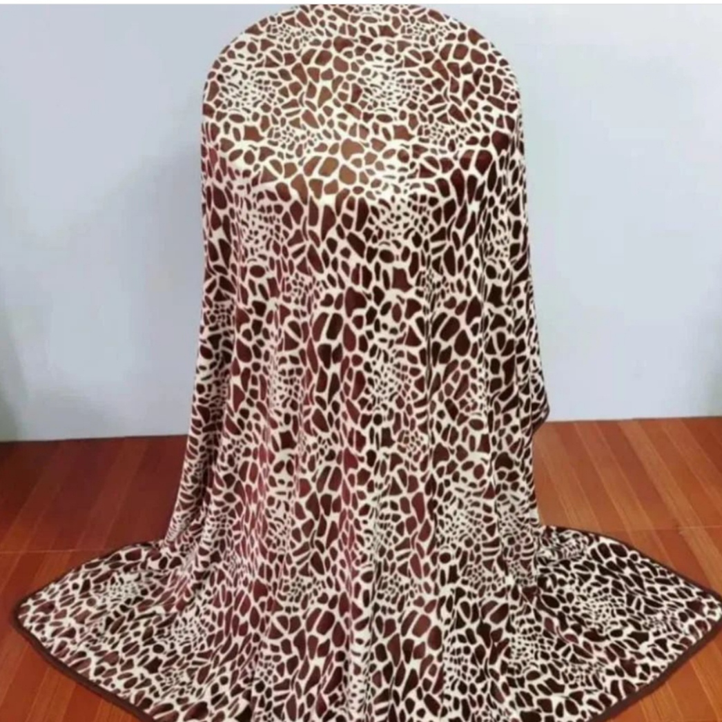 پتو مسافرتی مدل ژله ای پوست پلنگی سایز 155x205 سانتی متر