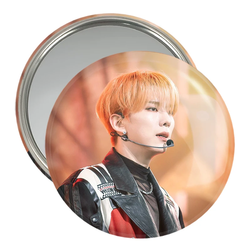 آینه جیبی خندالو مدل کیهیون گروه مانستا اکس MONSTA X  کد 21157