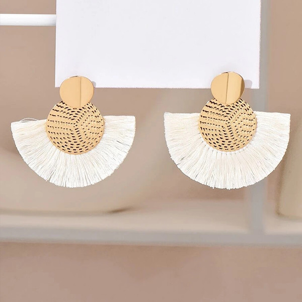 گوشواره زنانه شین مدل قطره‌ ای منگوله ای