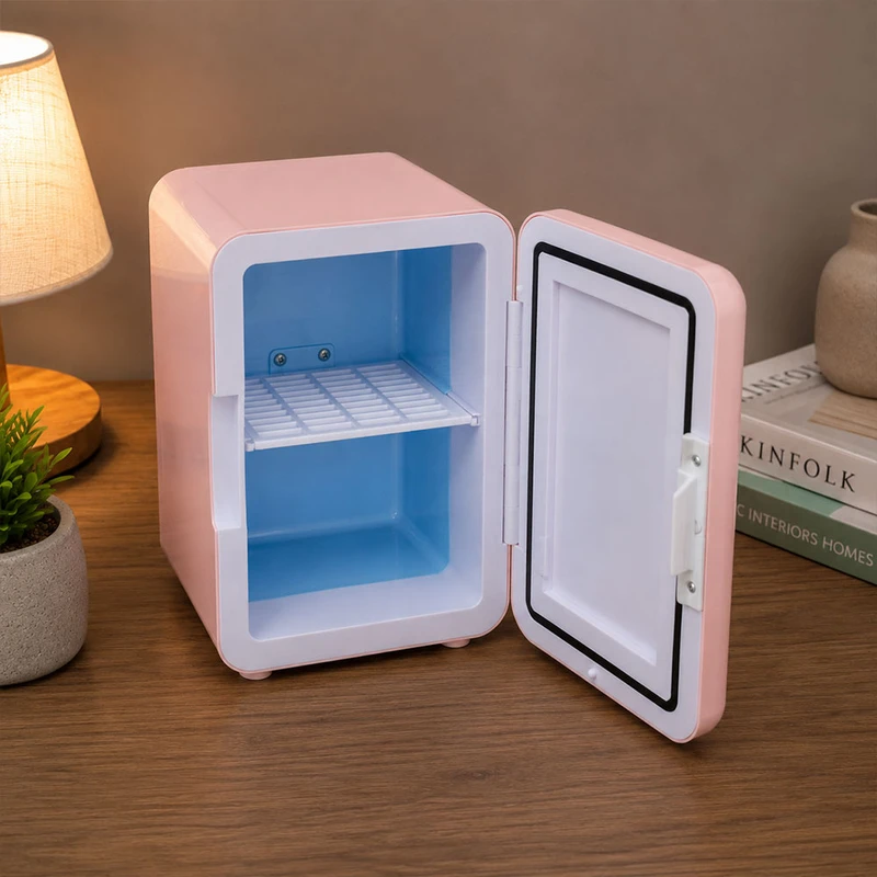 عکس شماره 2 : یخچال خودرو مدل beauty mini refrigetor ظرفیت 5 لیتر
