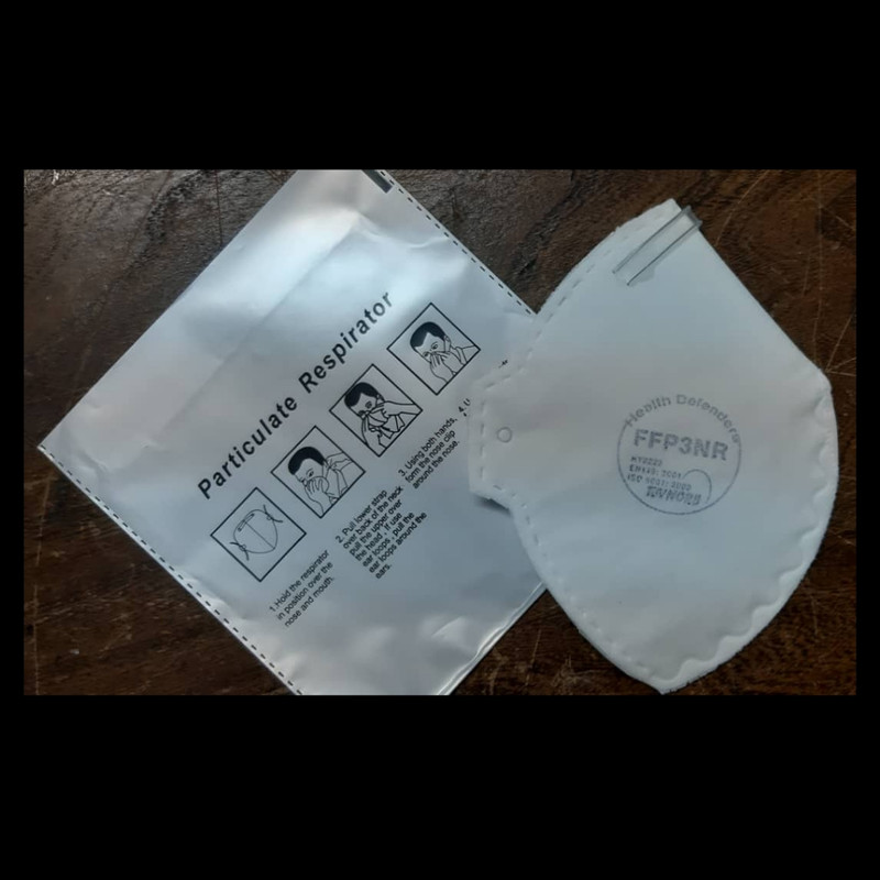 ماسک تنفسی هلث دیفندر مدل N95 شش لایه بسته 12 عددی