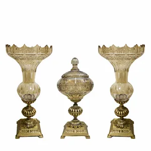 گلدان دکوری مدل كلاسيك کد 9059 بسته 2 عددی به همراه شكلات خوري