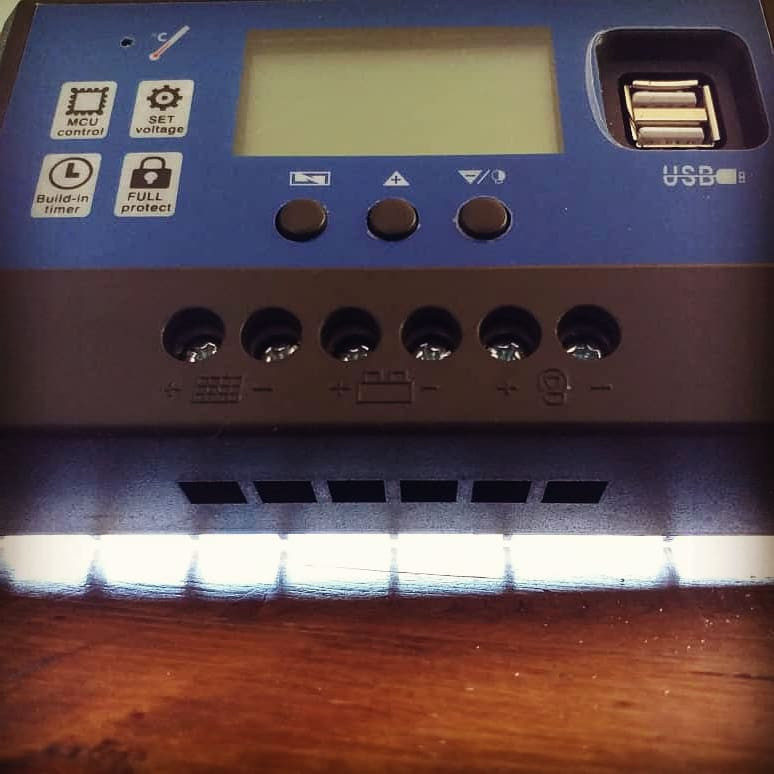 شارژ کنترلر خورشیدی مدل  40A