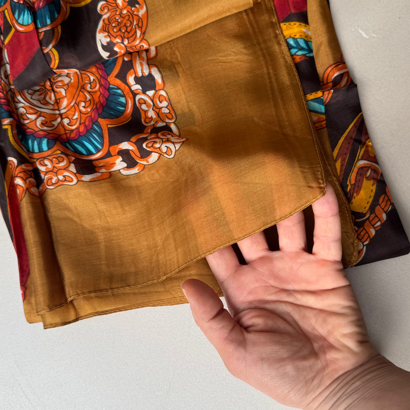 روسری زنانه مدل حریر ابریشم زنجیره ای کد 02