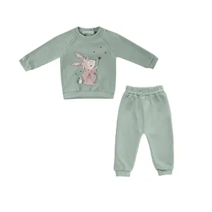 ست سویشرت و شلوار راحتی دخترانه فیورلا مدل خرگوش بازیگوش کد 25524