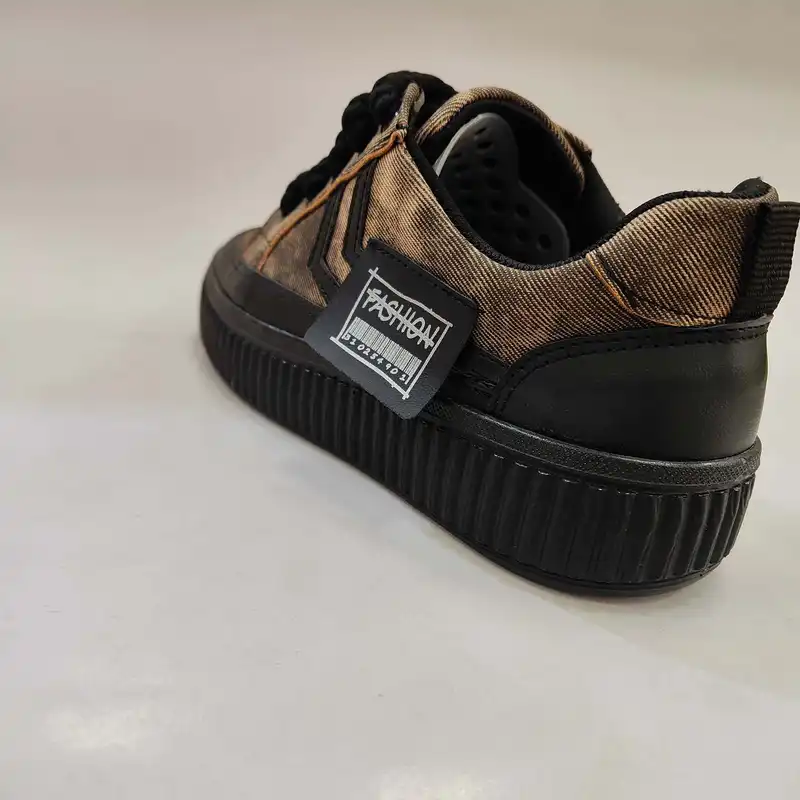 کفش پیاده روی مدل 225