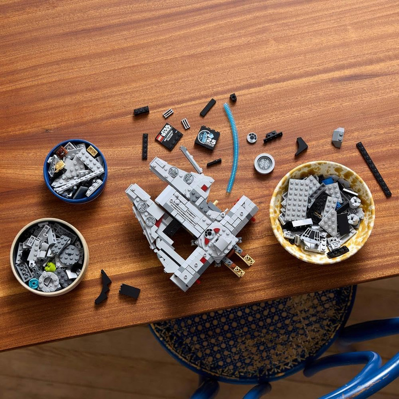 لگو سری استاروارز مدل Millennium Falcon کد 75375