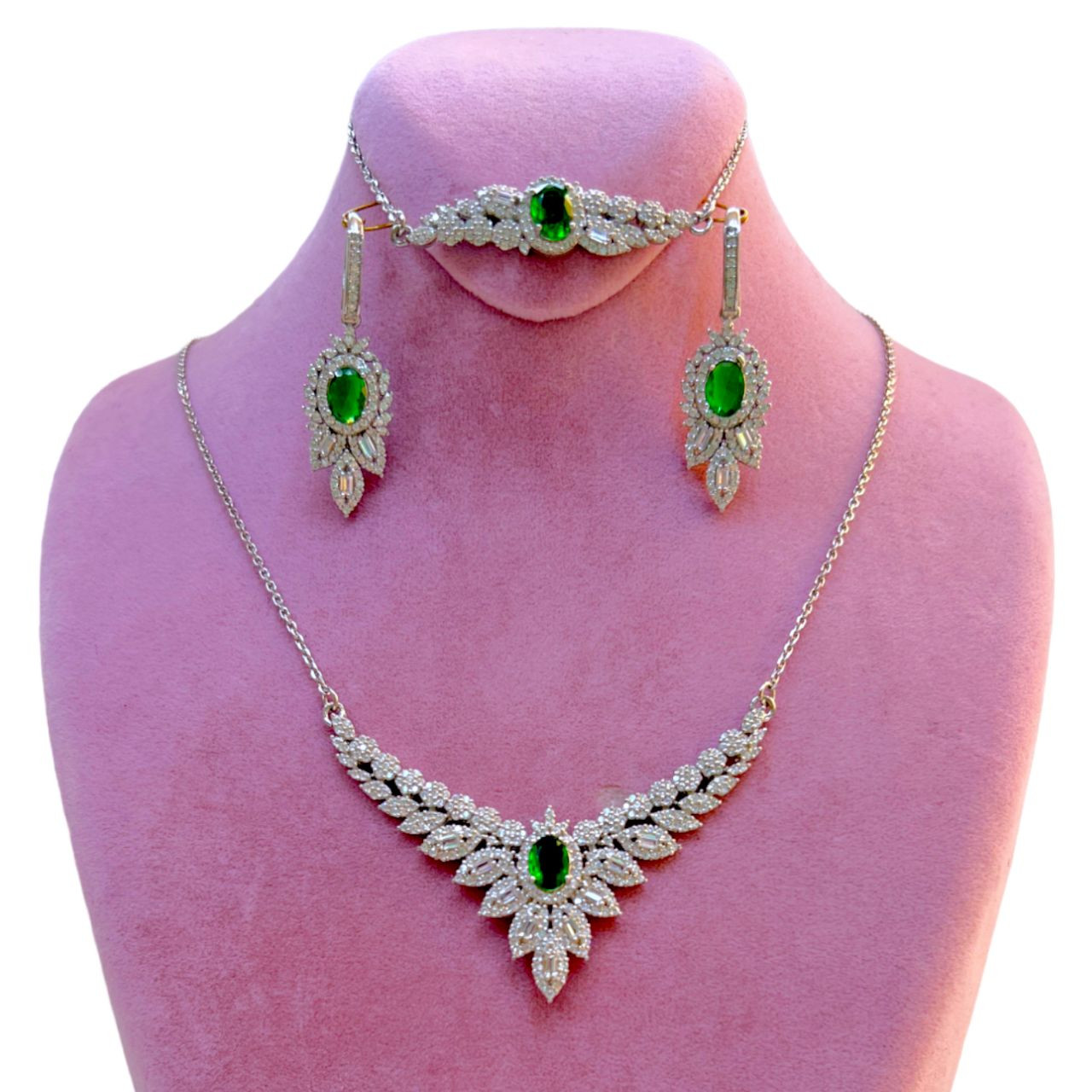 نیم ست نقره زنانه مدل برلیان زمرد 0120