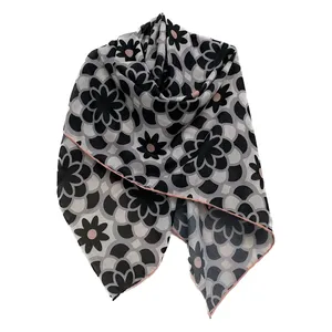 روسری زنانه مدل نخی چهارفصل قواره بزرگ کد 1386