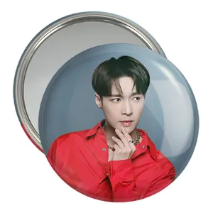 آینه جیبی خندالو مدل لی گروه اکسو EXO  کد 16794