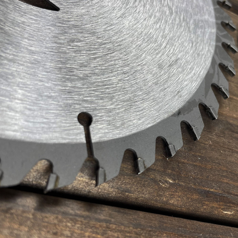 علف زن شارژی دی ال تی سی مدل 800 علف زن شارژی دی ال تی سی مدل 800