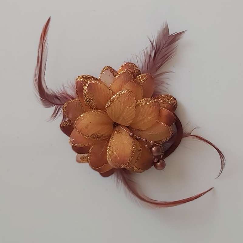 گل سینه دخترانه مدل پردار گل سینه دخترانه مدل پردار