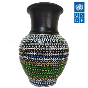 گلدان سفالی مدل نقطه کوبی