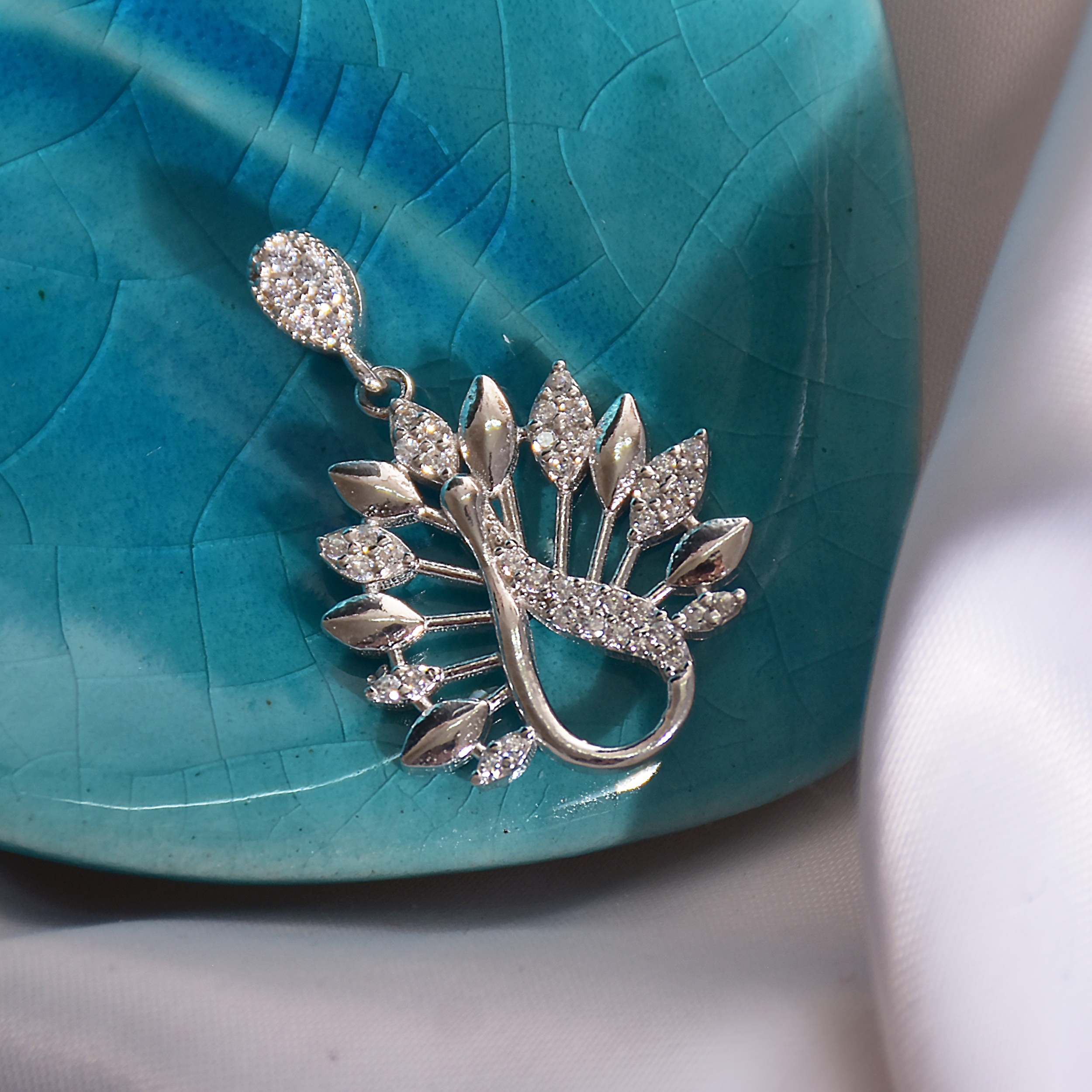 آویز گردنبند نقره زنانه نقره جات لطفی مدل گل کد PNR07