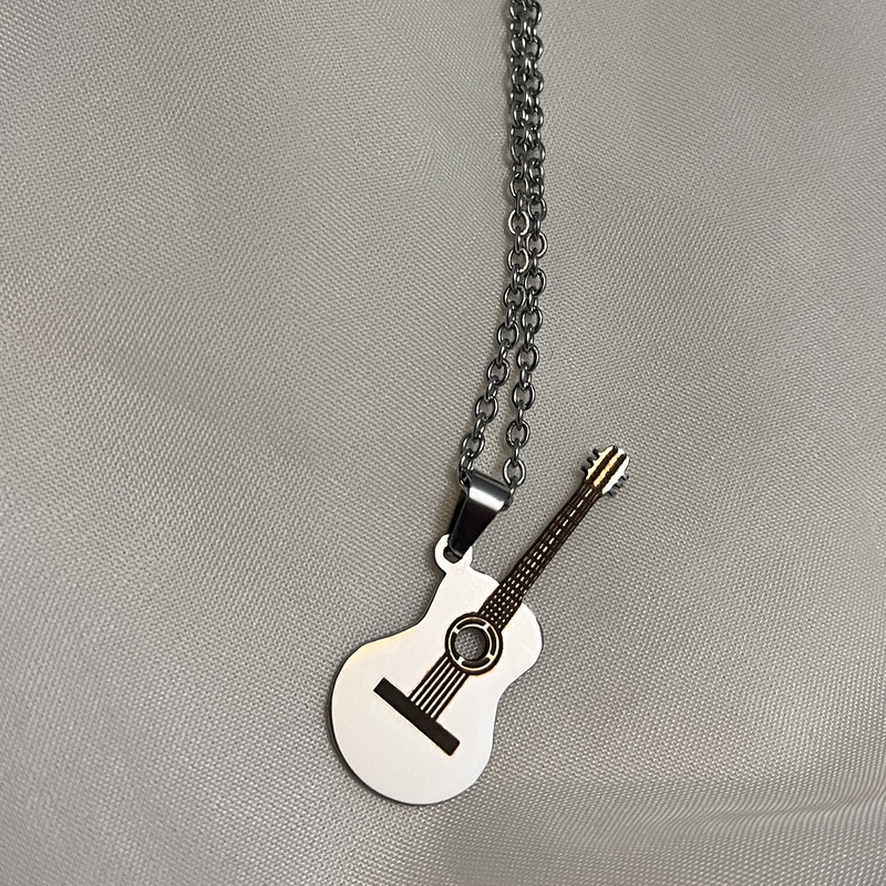 گردنبند مدل گیتار