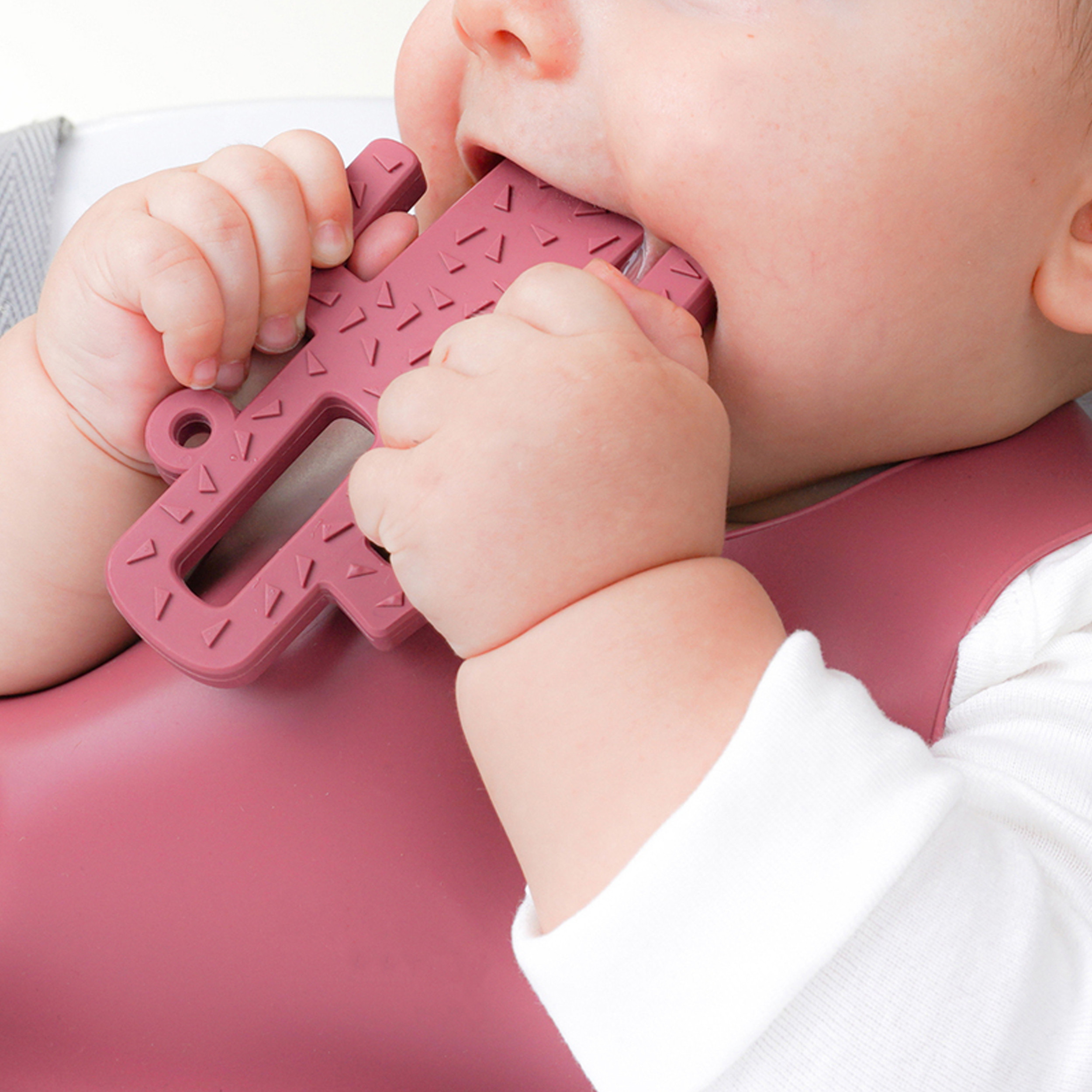 دندان گیر کودک مینیک اوی اوی مدل Oi90003