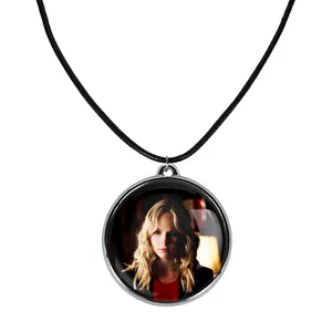 گردنبند خندالو مدل الینا گیلبرت و کارولاین فوربز خاطرات یک خون آشام The Vampire Diaries کد 2025520254