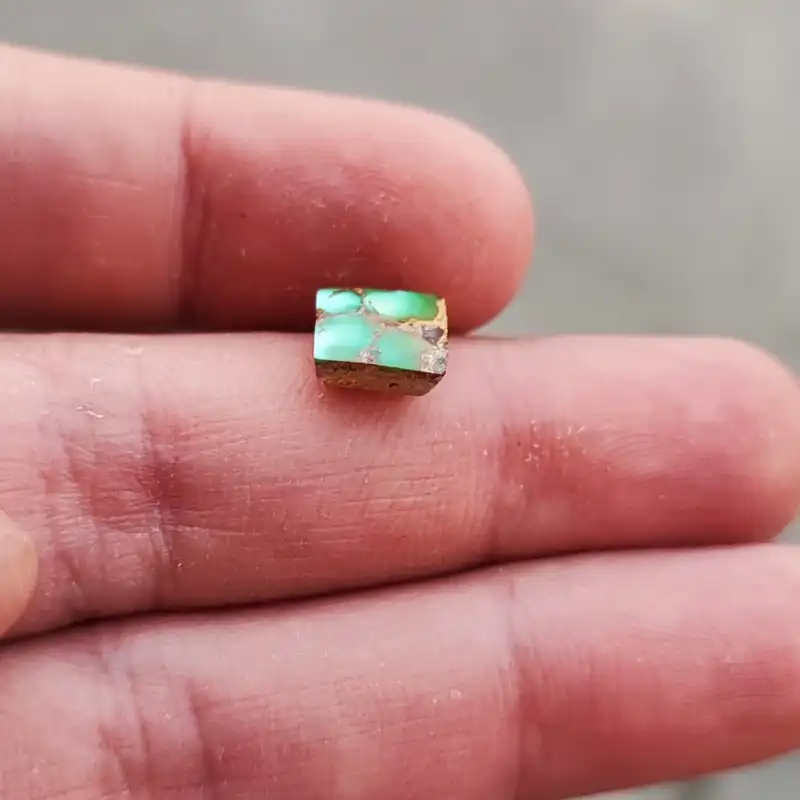 سنگ فیروزه نیشابور کد NC-330