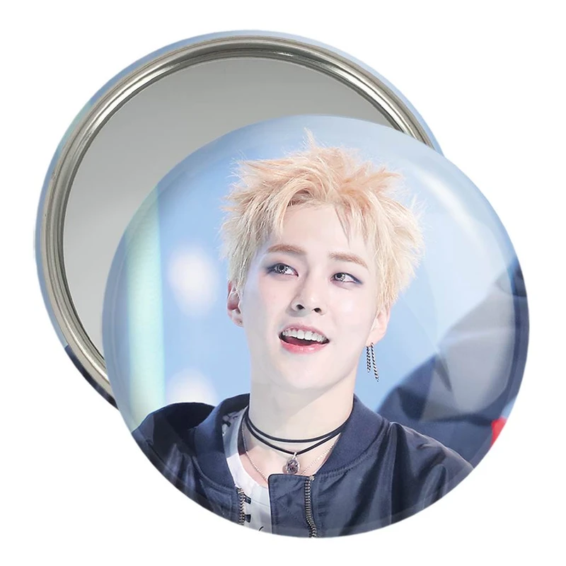 آینه جیبی خندالو مدل شیومین گروه اکسو EXO  کد 13510