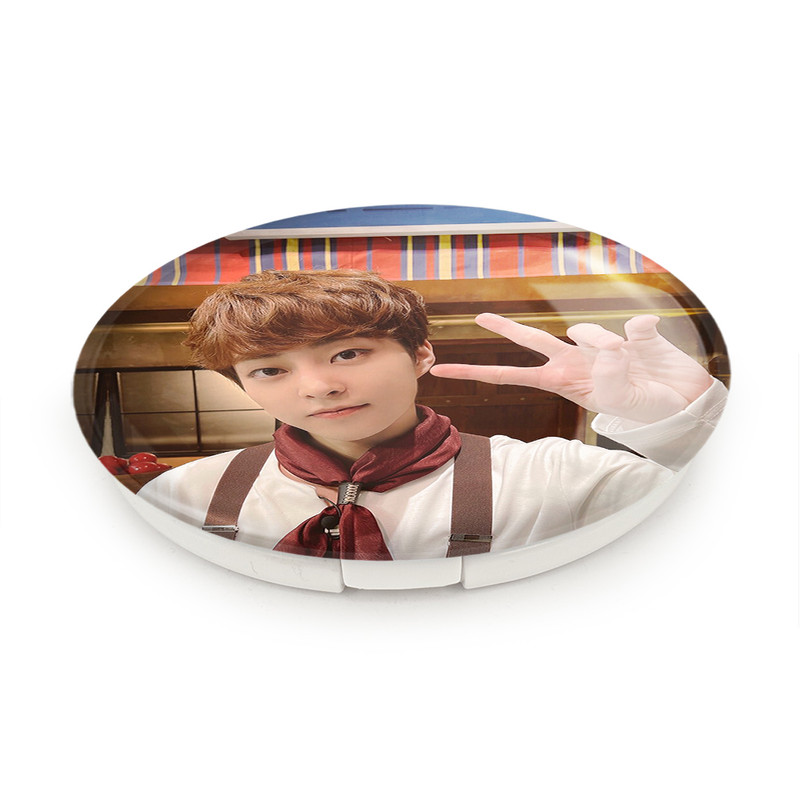 آینه جیبی خندالو طرح شیومین گروه اکسو EXO مدل تاشو کد 16835