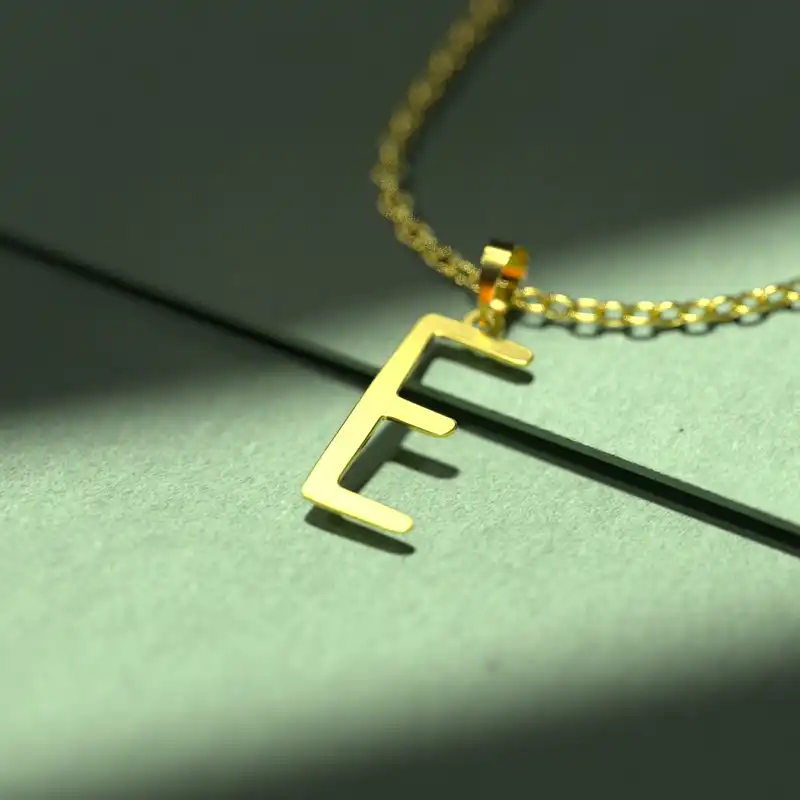 گردنبند طلا 18 عیار زنانه مدوپد مدل حرف E کد H3-1-1577