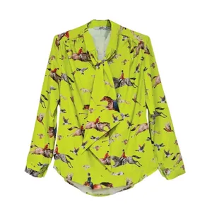 بلوز آستین بلند زنانه مدل کرپ فلور کرواتی کد ۳