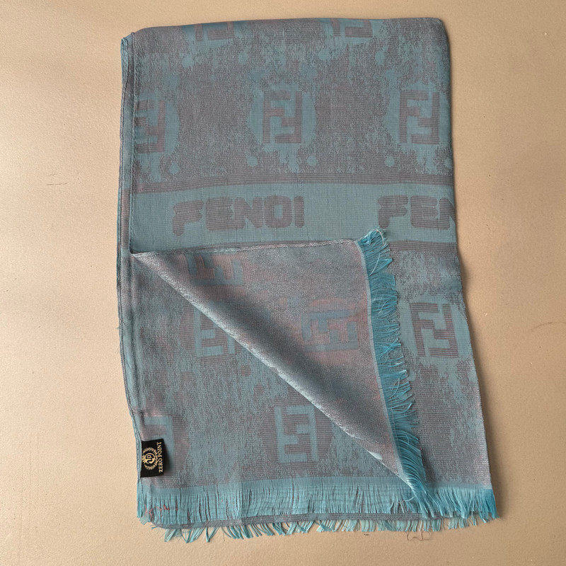 شال زنانه مدل نخ ژاکارد دورو وارداتی شاین دار هایلایتی چهار فصل کد ۲