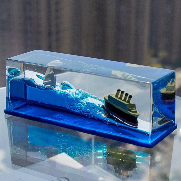 ماکت دکوری مدل کشتی تایتانیک و کوه یخ معلق