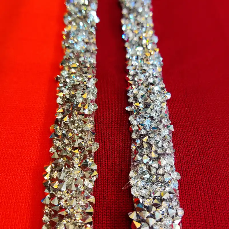 نوار یراق مدل نگین لواشکی A_S طول 1 متر