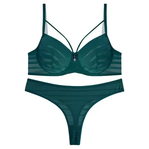 ست شورت و سوتین زنانه نوشه پوش مدل فنردار توری راه راه رنگ سبز