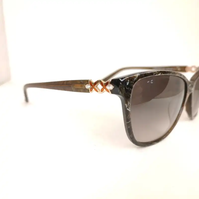 عینک آفتابی زنانه سلن دیون مدل CD5135SE