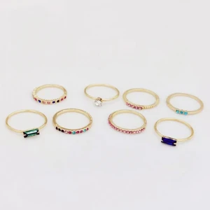 انگشتر زنانه مدل نگین دار مجموعه 8 عددی