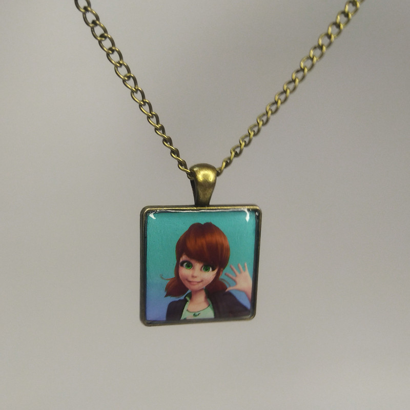 گردنبند دخترانه طرح دختر کفشدوزکی کد TR14 گردنبند دخترانه طرح دختر کفشدوزکی کد TR14