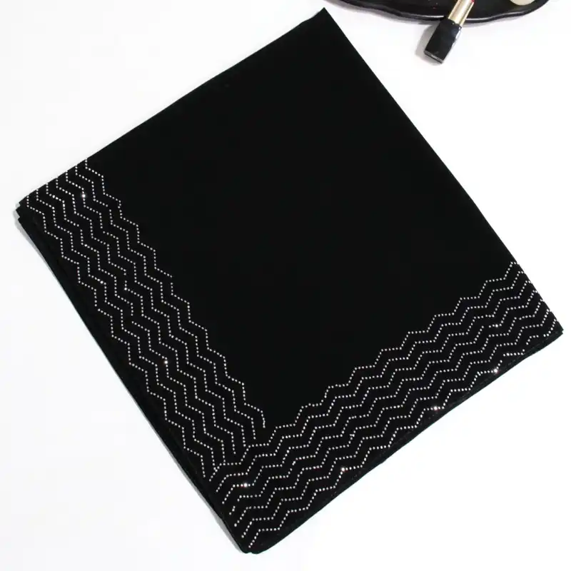 روسری زنانه مدل مجلسی مزونی حریر دور نگین شاینی کد ana-6090