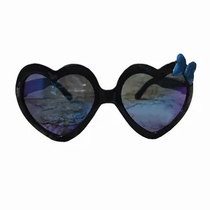 عینک آفتابی دخترانه مدل 1401 طرح قلب 